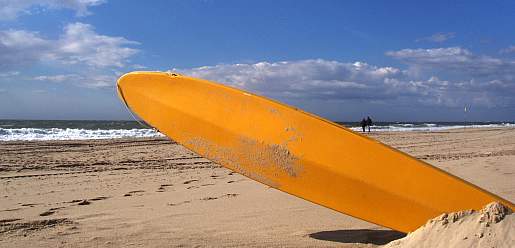 ferien am meer strand surfboard-urlaub