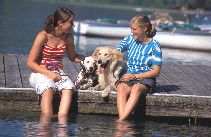Kind und Hund am See Kind und Hund am See