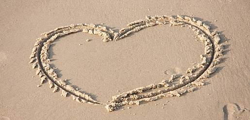 ferien meer-strand sand-herz urlaub symbol